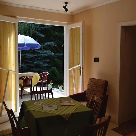 Holiday Gardonyi Geza Utca Nyaraló